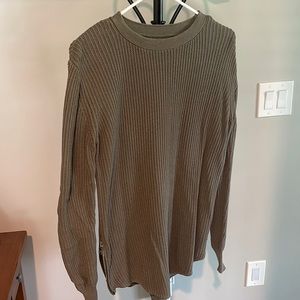 Green Urban Outfitters Sweater - Size Medium